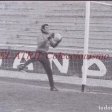 Coleccionismo deportivo: VALENCIA SELECCION ESPAÑOLA FUTBOL CLICHE ORIGINAL NEGATIVO 35 MM CELULOIDE AÑO 1975 DEUSTO