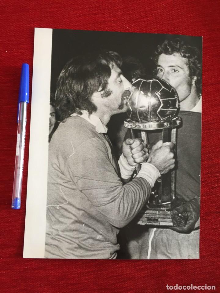 Coleccionismo deportivo: F10337 FOTO FOTOGRAFIA ORIGINAL FINAL INTERCONTINENTAL INDEPENDIENTE (23-11-1973)SANTORO RAIMONDI