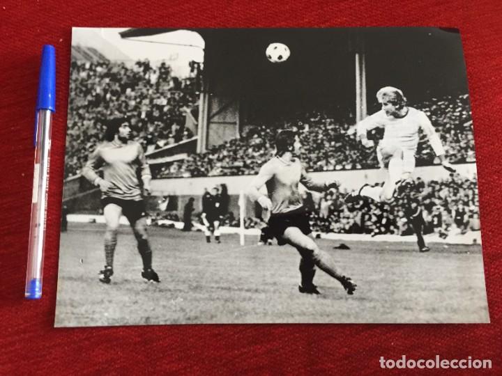 Sports collectibles: F10386 FOTO FOTOGRAFIA ORIGINAL(12-5-1976) FINAL COPA EUROPA BAYERN MUNCHEN SAINT ETIENNE RUMMENIGGE