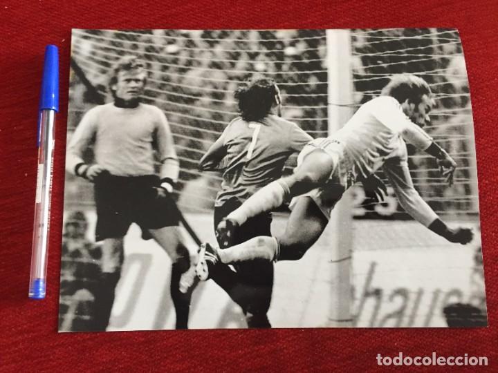 Sports collectibles: F10387 FOTO FOTOGRAFIA (12-5-1976) FINAL COPA EUROPA BAYERN MUNCHEN SAINT ETIENNE Udo Horsmann MAIER