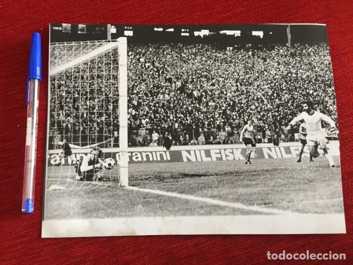 Sports collectibles: F10389 FOTOGRAFIA (12-5-1976) FINAL COPA EUROPA BAYERN MUNCHEN SAINT ETIENNE YVAN CURKOVIC MULLER