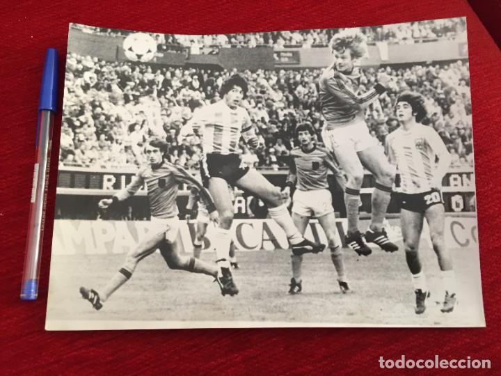 Sports collectibles: F10479 FOTOGRAFIA FINAL MUNDIAL 1978 ARGENTINA HOLANDA REP PASSARELLA RENSENBRINK BRANDTS TARANTINI