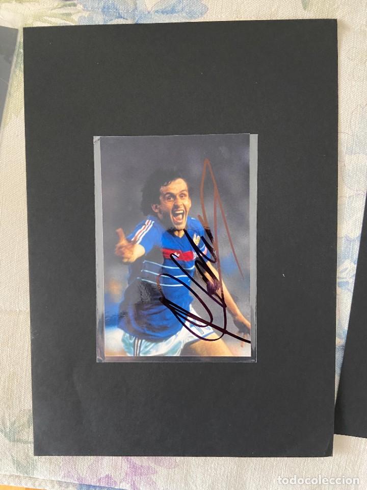 Sports collectibles: PLATINI CELEBRA TANTO DE LA VICTORIA foto con autografo AUTENTICO ALBUM 2