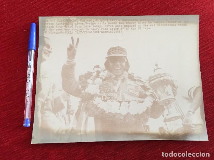Coleccionismo deportivo: F11333 FOTO FOTOGRAFIA ORIGINAL DE PRENSA EMERSON FITTIPALDI (19-7-1975)FORMULA 1 F1 FERRARI MCLAREN