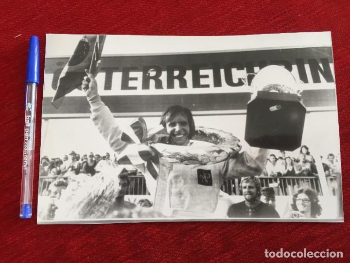 Coleccionismo deportivo: F11355 FOTO FOTOGRAFIA ORIGINAL DE PRENSA EMERSON FITTIPALDI CAMPEON FORMULA 1 F1