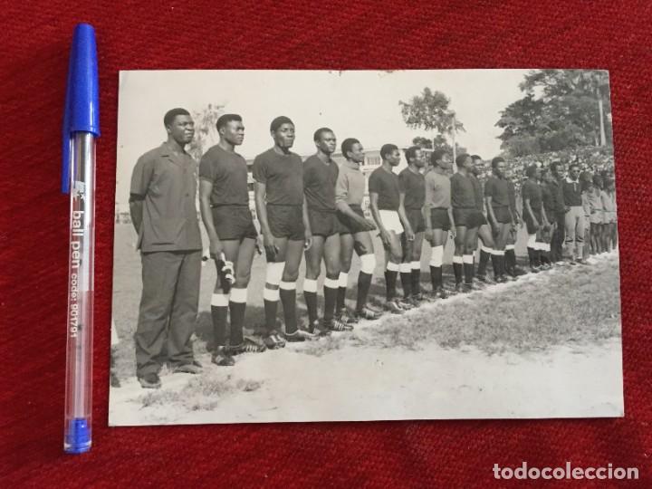 Coleccionismo deportivo: R11004 FOTO FOTOGRAFIA ORIGINAL DE PRENSA ONCE ALINEACION AFRICA SPORT COSTA MARFIL