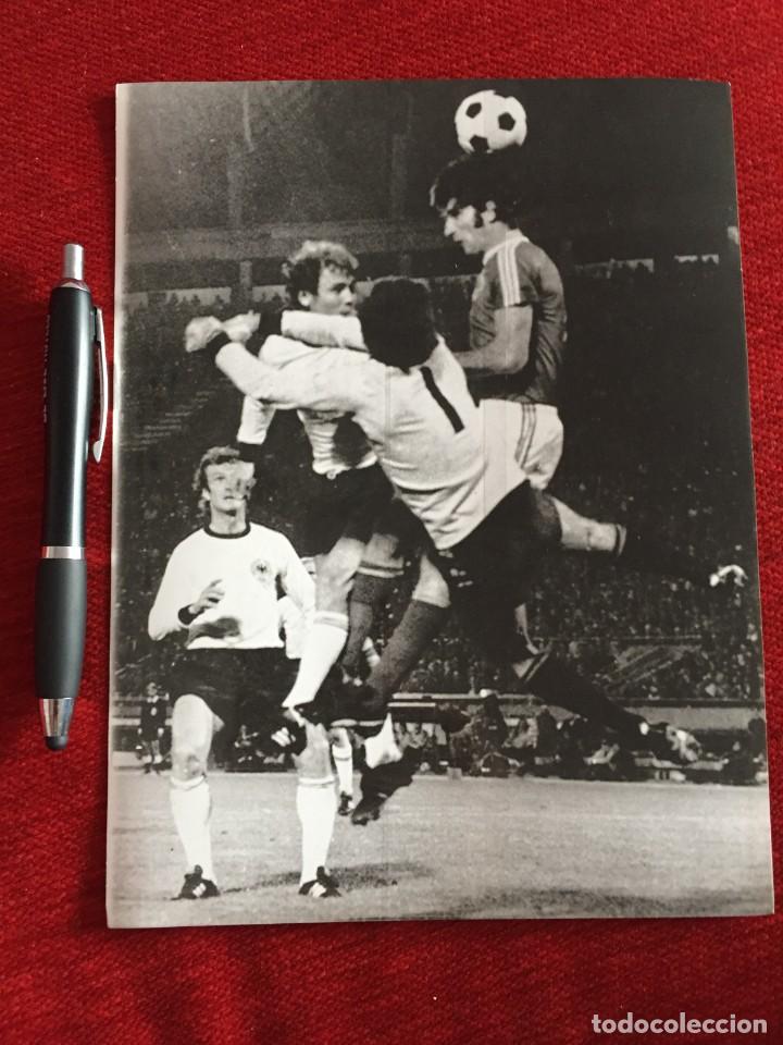 Sports collectibles: F12134 FOTO FOTOGRAFIA ORIGINAL EUROCOPA (18-6-1976) ALEMANIA 4-2 YUGOSLAVIA PETROVIC BALJAN BONHOF