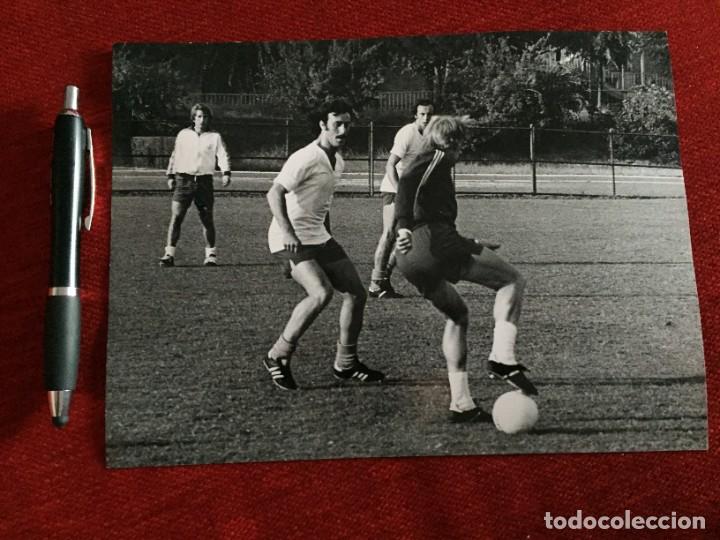 Coleccionismo deportivo: F12447 FOTO FOTOGRAFIA ORIGINAL DE PRENSA REAL MADRID DEL BOSQUE HENNING JENSEN (7-8-1976)