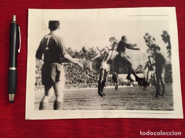 Sports collectibles: F12756 FOTO FOTOGRAFIA ORIGINAL DE PRENSA BETIS 1-0 REAL MADRID(16-2-1964)MIGUEL MARTINEZ DI STEFANO