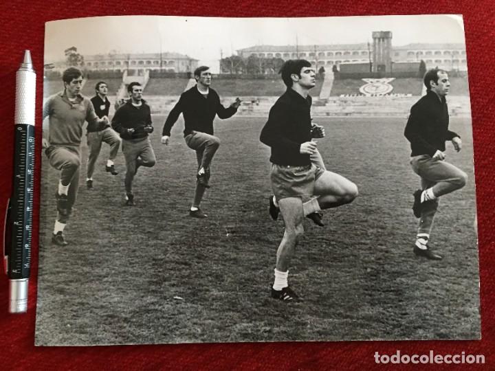Coleccionismo deportivo: F12765 FOTO FOTOGRAFIA ORIGINAL DE PRENSA ESPA&Ntilde;A SELECCION ESPA&Ntilde;OLA VELAZQUEZ ZOCO AMANCIO