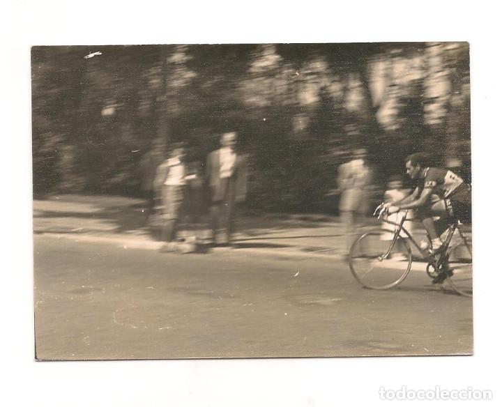 Coleccionismo deportivo: CARRERA CICLISTA EN LOS A&Ntilde;OS 50 - Foto 1