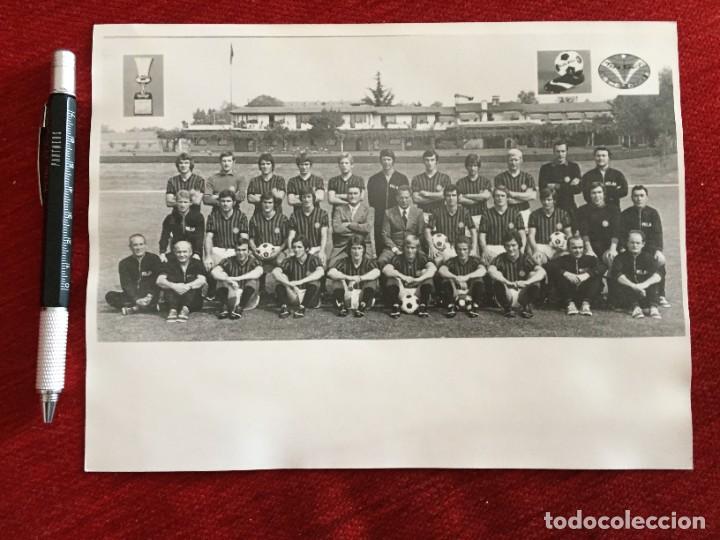Sammelleidenschaft Sport: F13950 FOTO FOTOGRAFIA ORIGINAL DE PRENSA PLANTILLA MILAN (21-8-1973)
