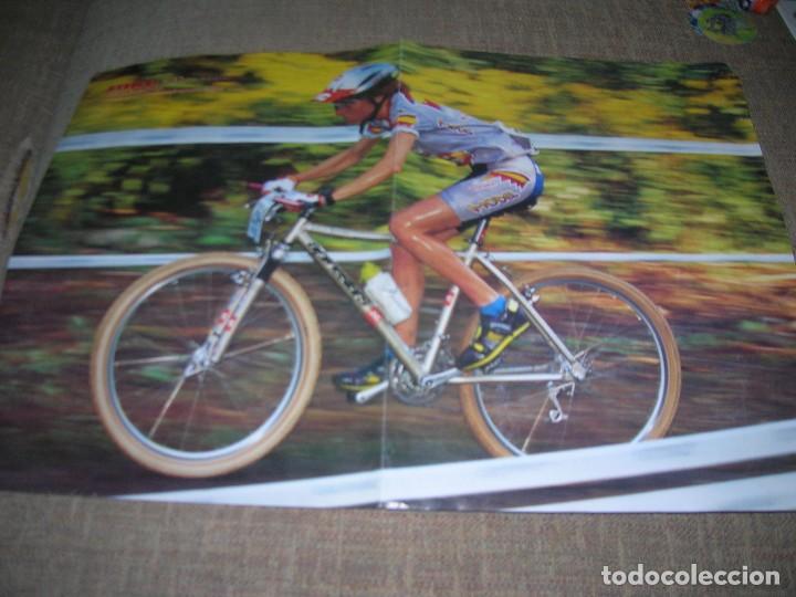 Coleccionismo deportivo: Poster doble revista bike n&ordm; 42 Silvia Rovira (subcampeona de Europa 1995) y Giovanna por los suelos