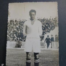Coleccionismo deportivo: LUIS OLASO JUGADOR REAL MADRID FOTOGRAFIA HACIA 1929 TAMAÑO POSTAL ALVARO FOTOGRAFO. Lote 248449695