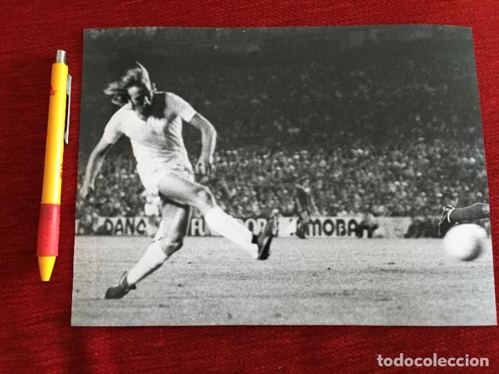 Coleccionismo deportivo: F15644 FOTO FOTOGRAFIA ORIGINAL PRENSA REAL MADRID PANATHINAIKOS (29-8-1974) HOMENAJE A ZOCO NETZER