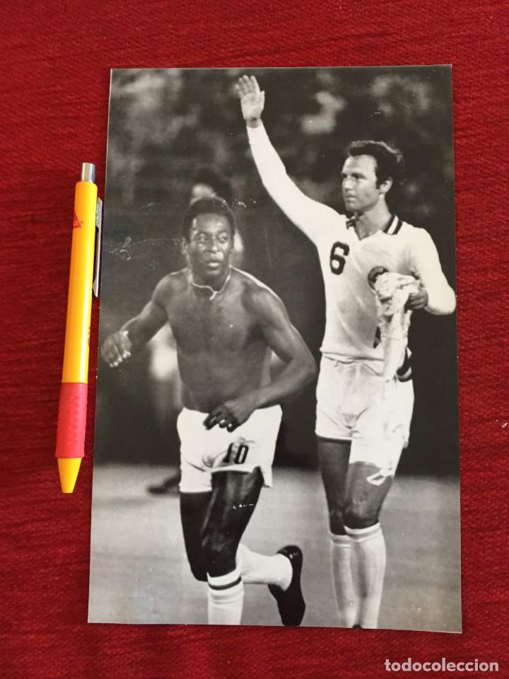 Sports collectibles: F16041 FOTO FOTOGRAFIA ORIGINAL DE PRENSA DESPEDIDA FRANZ BECKENBAUER BAYERN MUNCHEN PELE COSMOS