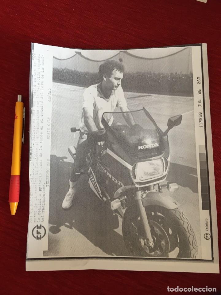 Coleccionismo deportivo: F17559 FOTOCOPIA FOTO FOTOGRAFIA DE PRENSA MUNDIAL ESPA&Ntilde;A (10-6-1986) GALLEGO MOTO HONDA