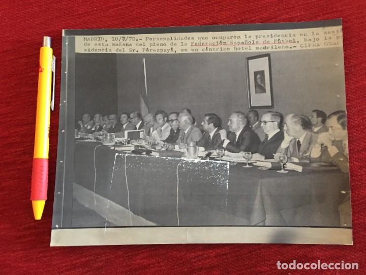 Coleccionismo deportivo: F18873 FOTO FOTOGRAFIA ORIGINAL FEDERACION ESPA&Ntilde;OLA DE FUTBOL (10-7-1972) PEREZ PAYA