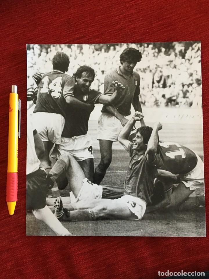 Coleccionismo deportivo: F18930 FOTO FOTOGRAFIA ORIGINAL MUNDIAL (8-7-1982) POLONIA 0-2 ITALIA GOL PAOLO ROSSI