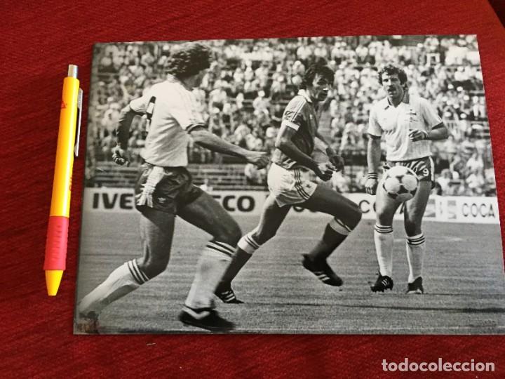 Coleccionismo deportivo: F18948 FOTO FOTOGRAFIA ORIGINAL MUNDIAL (4-6-1982) IRLANDA DEL NORTE 1-4 FRANCIA Gerry Armstrong