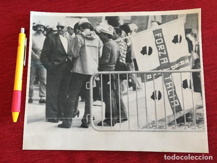 Coleccionismo deportivo: F19046 FOTO FOTOGRAFIA ORIGINAL MUNDIAL (14-6-1982) ITALIA POLONIA FANS PUBLICO TIFOSI