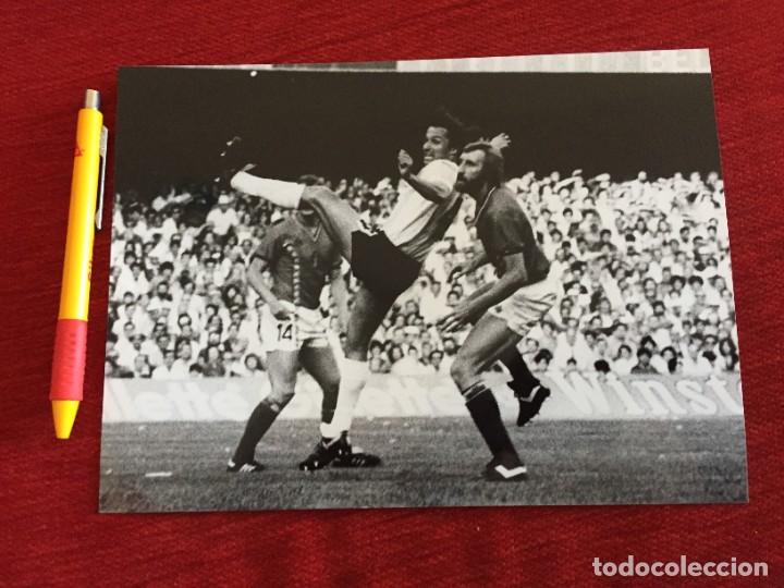 Coleccionismo deportivo: F19052 FOTO FOTOGRAFIA ORIGINAL MUNDIAL BELGICA 1-0 ARGENTINA (13-6-1982) Marc Baecke Daniel Bertoni