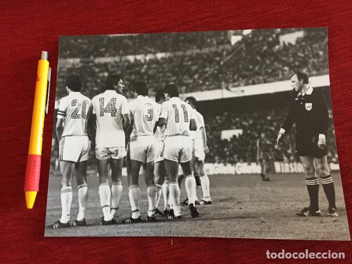 Coleccionismo deportivo: F19086 FOTO FOTOGRAFIA ORIGINAL MUNDIAL ESPA&Ntilde;A 2-1 YUGOSLAVIA (20-6-1982) ARBITRO S&ouml;rensen