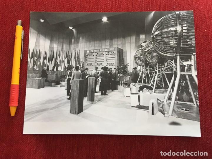 Coleccionismo deportivo: F19774 FOTO FOTOGRAFIA ORIGINAL MUNDIAL ESPA&Ntilde;A 82 SORTEO COPA MUNDIAL DE FUTBOL 1982
