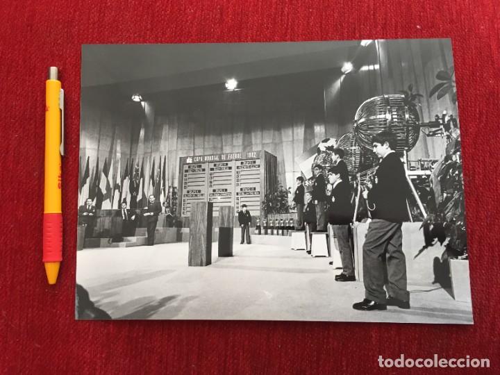 Coleccionismo deportivo: F19783 FOTO FOTOGRAFIA ORIGINAL MUNDIAL ESPA&Ntilde;A 82 SORTEO COPA MUNDIAL FUTBOL 1982