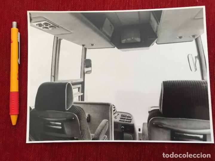 Coleccionismo deportivo: F19792 FOTO FOTOGRAFIA ORIGINAL MUNDIAL ESPA&Ntilde;A 82 COPA MUNDIAL FUTBOL INTERIOR AUTOBUS 1982