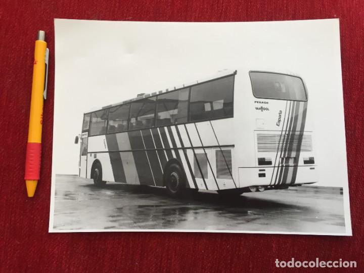 Coleccionismo deportivo: F19793 FOTO FOTOGRAFIA ORIGINAL MUNDIAL ESPA&Ntilde;A 82 COPA MUNDIAL FUTBOL AUTOBUS 1982