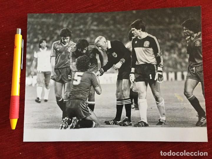 Coleccionismo deportivo: F20242 FOTO FOTOGRAFIA ORIGINAL MUNDIAL ESPA&Ntilde;A INGLATERRA (5-7-1982) ARCONADA CAMACHO ALEXIS PONNET