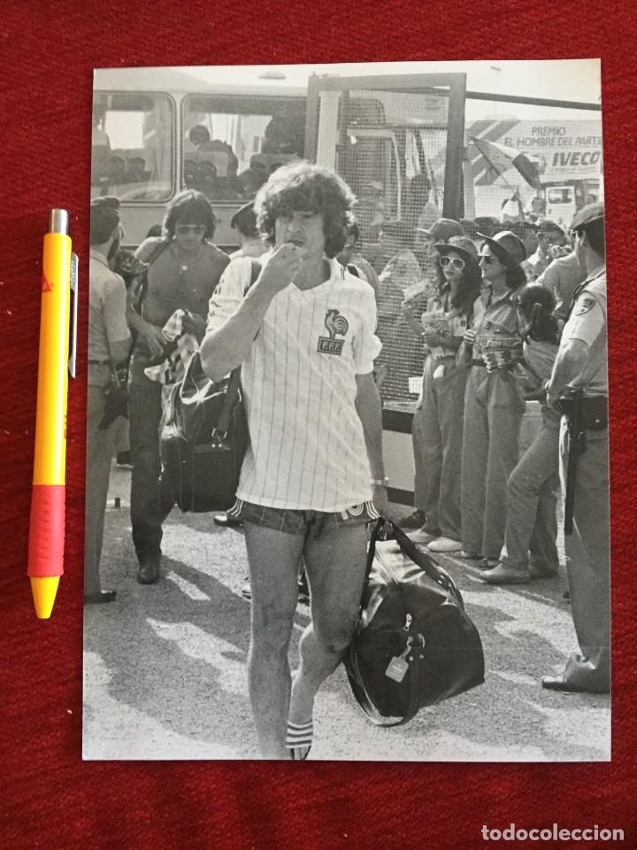 Coleccionismo deportivo: F20252 FOTO FOTOGRAFIA ORIGINAL JUGADORES FRANCESES FRANCIA MUNDIAL ESPA&Ntilde;A 1982