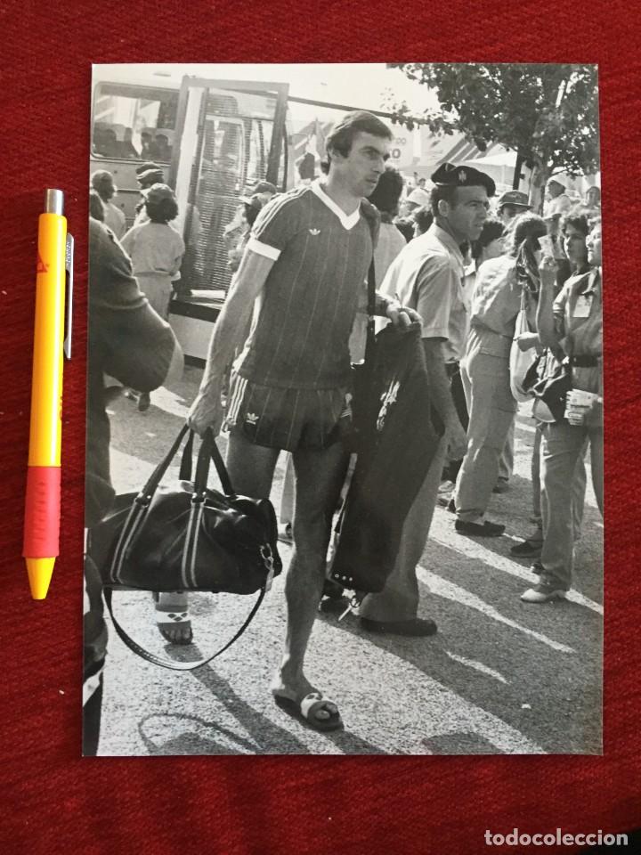 Coleccionismo deportivo: F20259 FOTO FOTOGRAFIA ORIGINAL JUGADORES FRANCESES FRANCIA MUNDIAL ESPA&Ntilde;A 1982