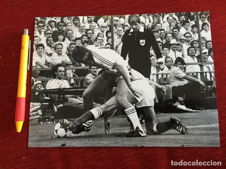 Coleccionismo deportivo: F20263 FOTO FOTOGRAFIA ORIGINAL FRANCIA IRLANDA DEL NORTE MUNDIAL 1982 Billy Hamilton