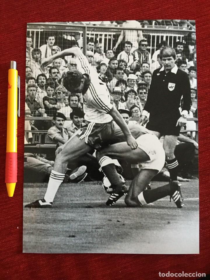 Coleccionismo deportivo: F20269 FOTO FOTOGRAFIA ORIGINAL MUNDIAL 1982 FRANCIA IRLANDA DEL NORTE Billy Hamilton