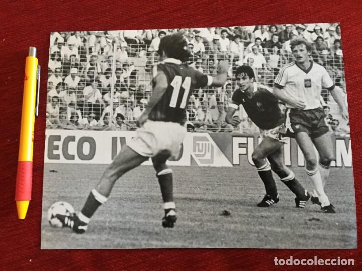 Coleccionismo deportivo: F20280 FOTO FOTOGRAFIA ORIGINAL MUNDIAL POLONIA FRANCIA (10-7-1982) RENE GIRARD