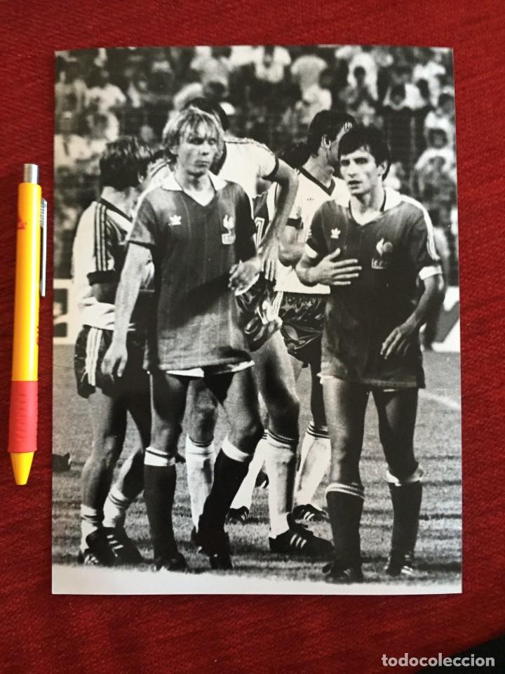 Coleccionismo deportivo: F20286 FOTO FOTOGRAFIA ORIGINAL MUNDIAL POLONIA 3-2 FRANCIA (10-7-1982)