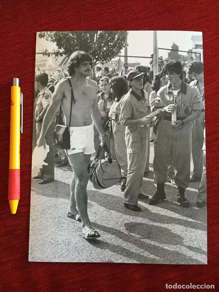 Coleccionismo deportivo: F20296 FOTO FOTOGRAFIA ORIGINAL MUNDIAL ESPA&Ntilde;A 1982 JUGADORES POLONIA FRANCIA???