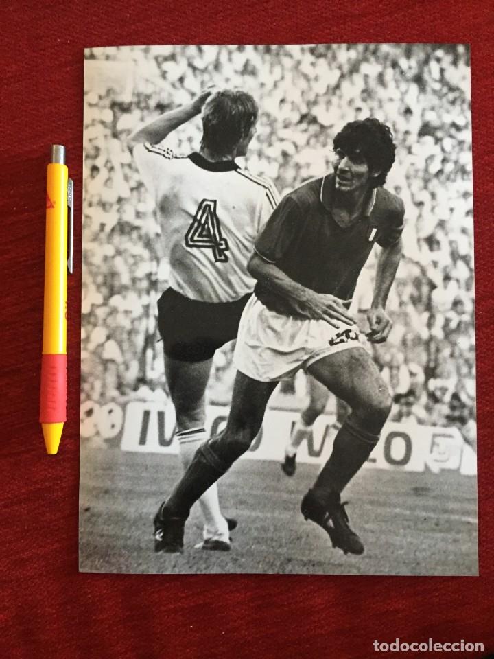 Coleccionismo deportivo: F20319 FOTO FOTOGRAFIA ORIGINAL FINAL MUNDIAL ITALIA ALEMANIA 1982 Paolo Rossi Karl-Heinz Foerster