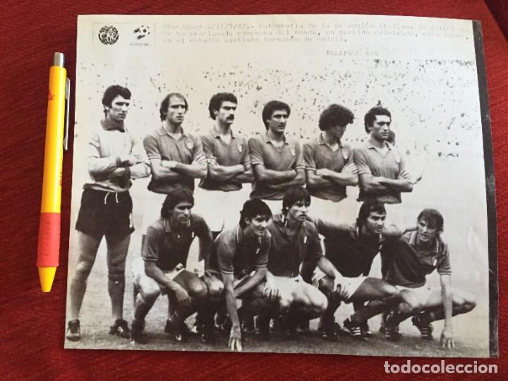 Coleccionismo deportivo: F20332 FOTOCOPIA FOTO FOTOGRAFIA FINAL MUNDIAL (11-7-1982) ALEMANIA ITALIA ONCE ALINEACION