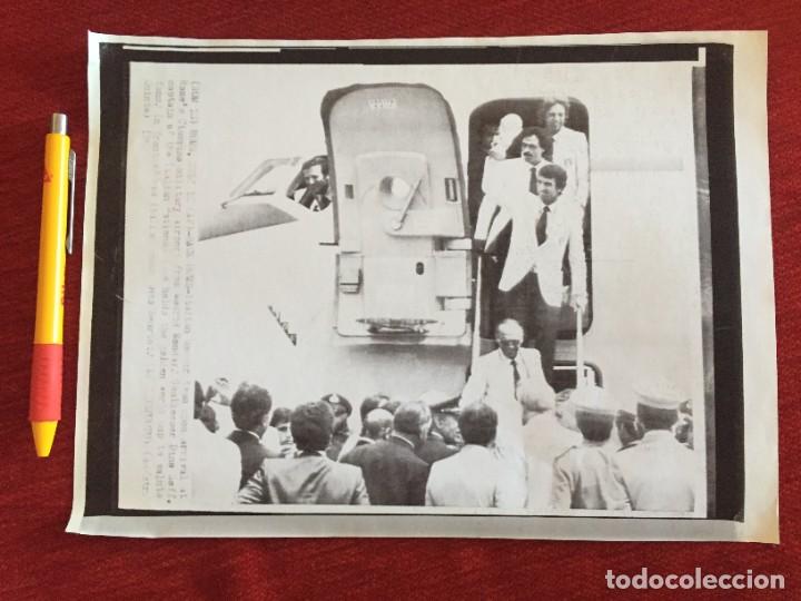 Coleccionismo deportivo: F20363 FOTOCOPIA FOTO FOTOGRAFIA MUNDIAL (12-7-1982) ITALIA DINO ZOFF TROFEO COPA DEL MUNDO