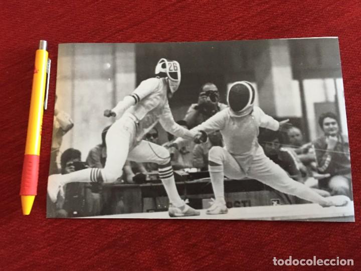 Coleccionismo deportivo: F20474 FOTO FOTOGRAFIA ORIGINAL OLIMPIADAS MOSCU (24-7-1980) PASCALE TRINQUET ESGRIMA ORO