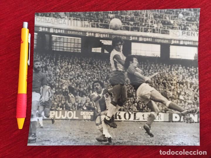 Coleccionismo deportivo: F21630 FOTO FOTOGRAFIA ORIGINAL ESPA&Ntilde;OL 2-2 REAL SOCIEDAD (8-2-1976) JUAN MARIA AMIANO