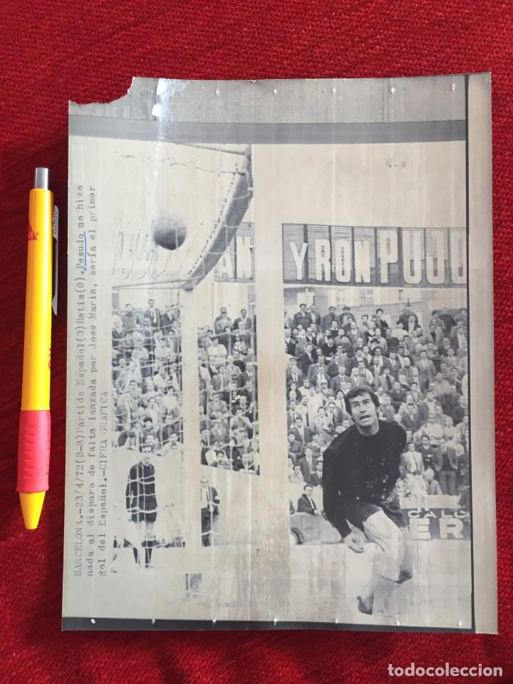 Sports collectibles: R17851 FOTO FOTOGRAFIA ORIGINAL (23-4-1972) ESPA&Ntilde;OL 3-0 BETIS PESUDO GOL JOSE MARIA