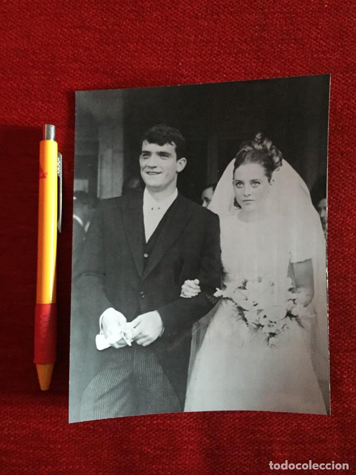 Colecionismo desportivo: R18089 FOTO FOTOGRAFIA ORIGINAL BODA JESUS GLARIA ATLETICO MADRID ESPANYOL ESPA&Ntilde;OL