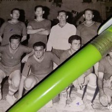 Coleccionismo deportivo: 14X9 EQUIPO ALICANTE. FOTO 1958 COPA SAN PEDRO SIN DETERMINAR.