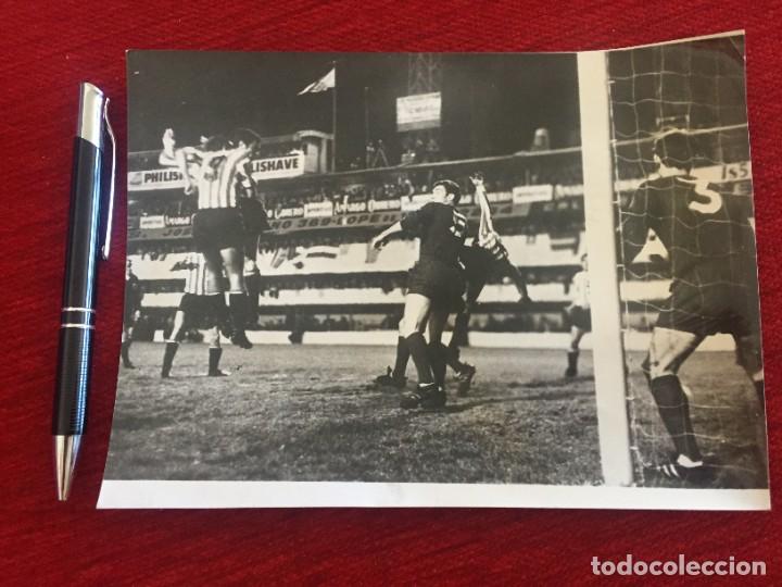 Sports collectibles: R19193 FOTO FOTOGRAFIA ORIGINAL ESTUDIANTES 1-0 MANCHESTER UNITED 1968 GOL MARCOS CONIGLIARO