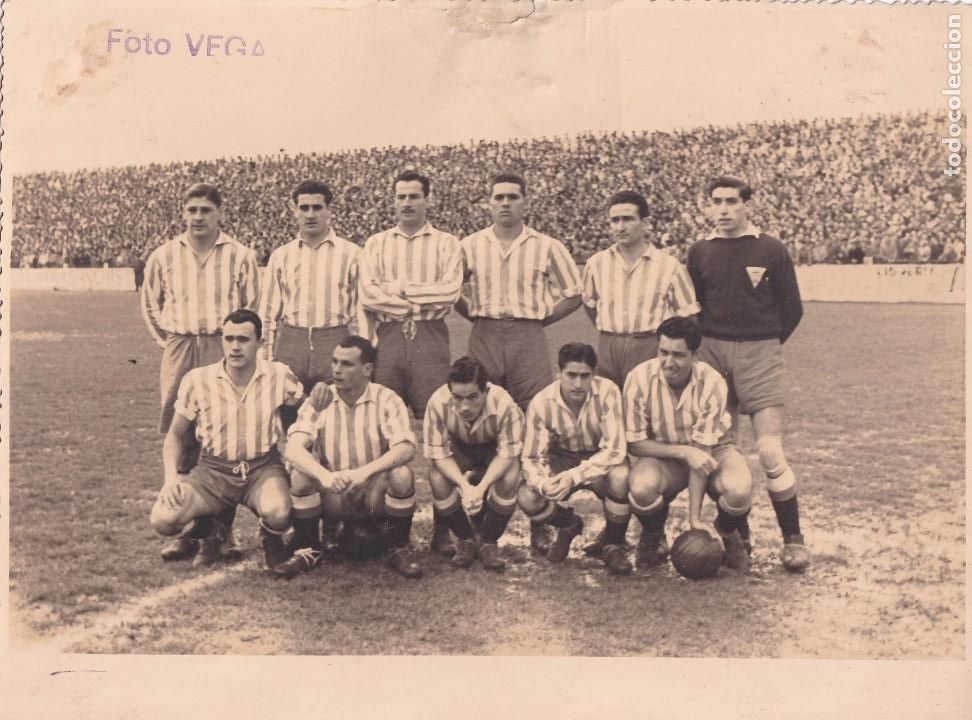 Sammelleidenschaft Sport: Curiosa fotograf&iacute;a plantilla Sporting de Gij&oacute;n ? Foto Vega. 22 x 16 cm