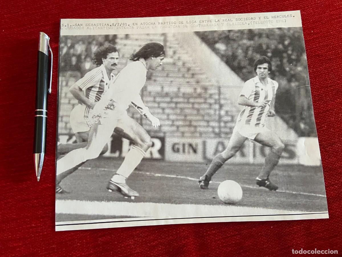 Coleccionismo deportivo: F24354 FOCOPIA FOTO FOTOGRAFIA REAL SOCIEDAD HERCULES (8-2-1981) OLAIZOLA CORTABARRIA